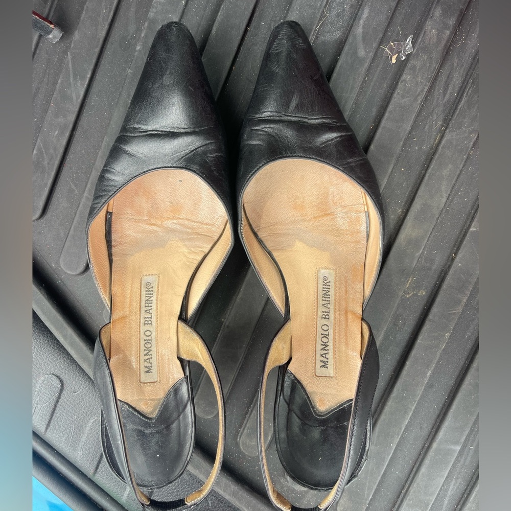 MANOLO BLAHNIK SLINGBACK SZ 36 BLACK